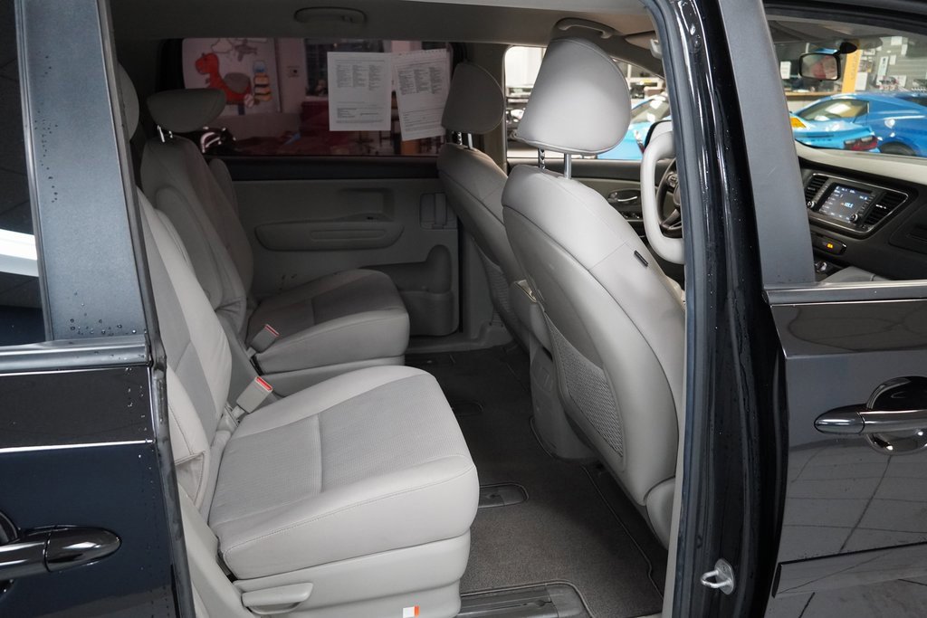 Used 2019 Kia Sedona L image 23