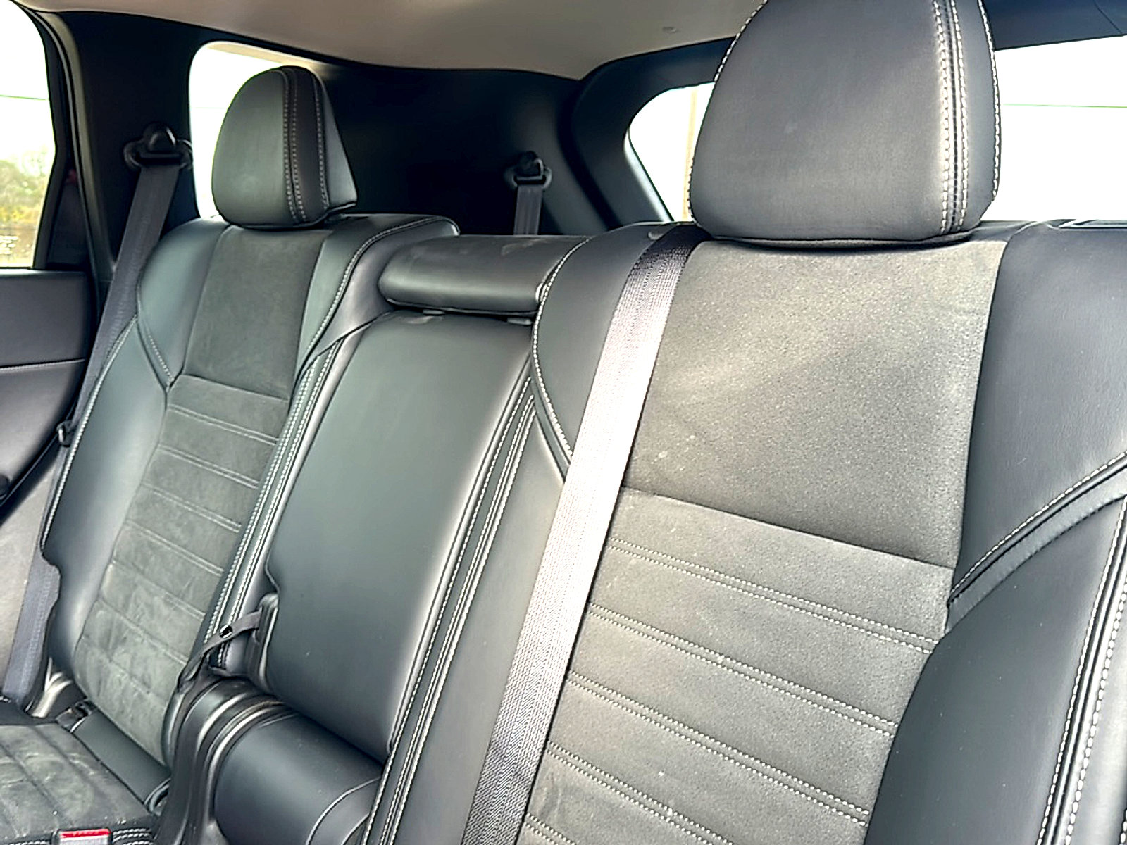 Used 2024 Mitsubishi Outlander SE image 14