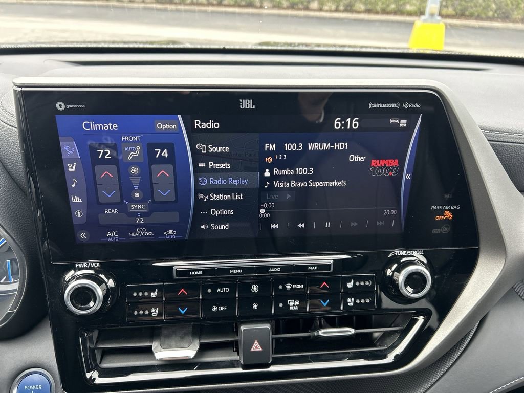 Used 2021 Toyota Highlander Limited image 23