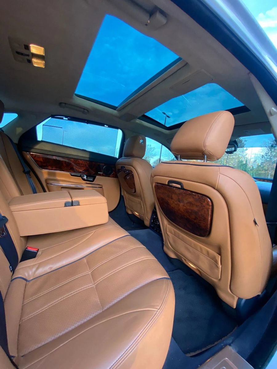 Used 2011 Jaguar XJ L Supercharged RWD image 11