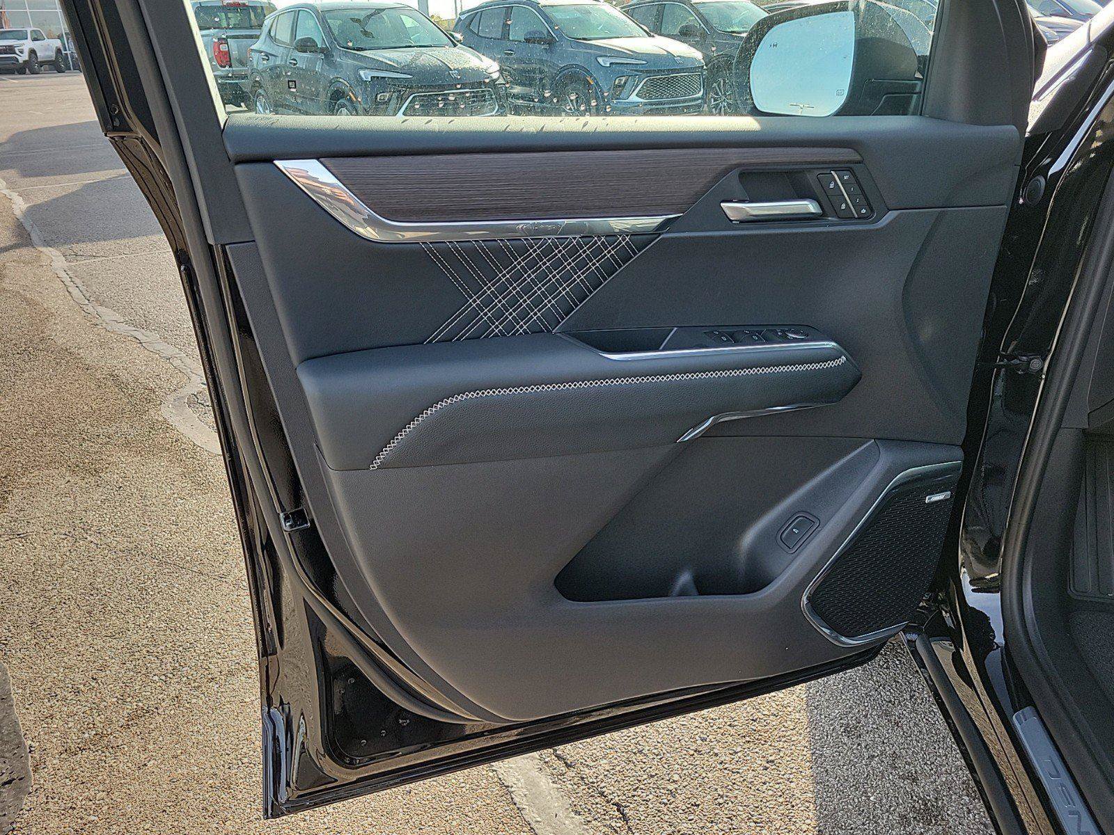 New 2026 GMC Acadia Denali w/ Super Cruise Package FWD image 19