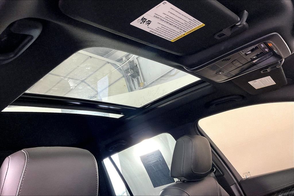 Used 2023 Cadillac XT6 Premium Luxury AWD/4WD image 23