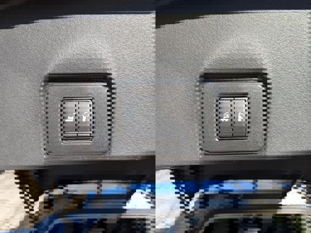 Used 2023 Nissan Rogue SV w/ SV Premium Package image 36