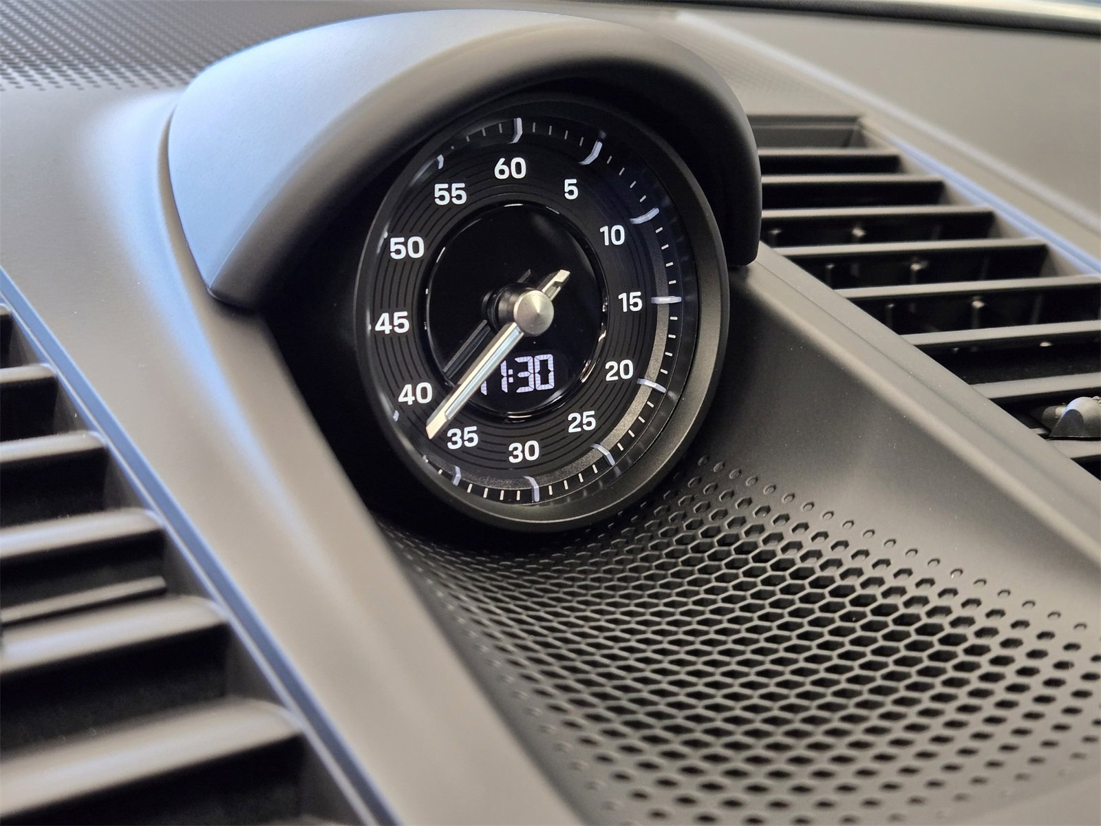 New 2025 Porsche Panamera image 18