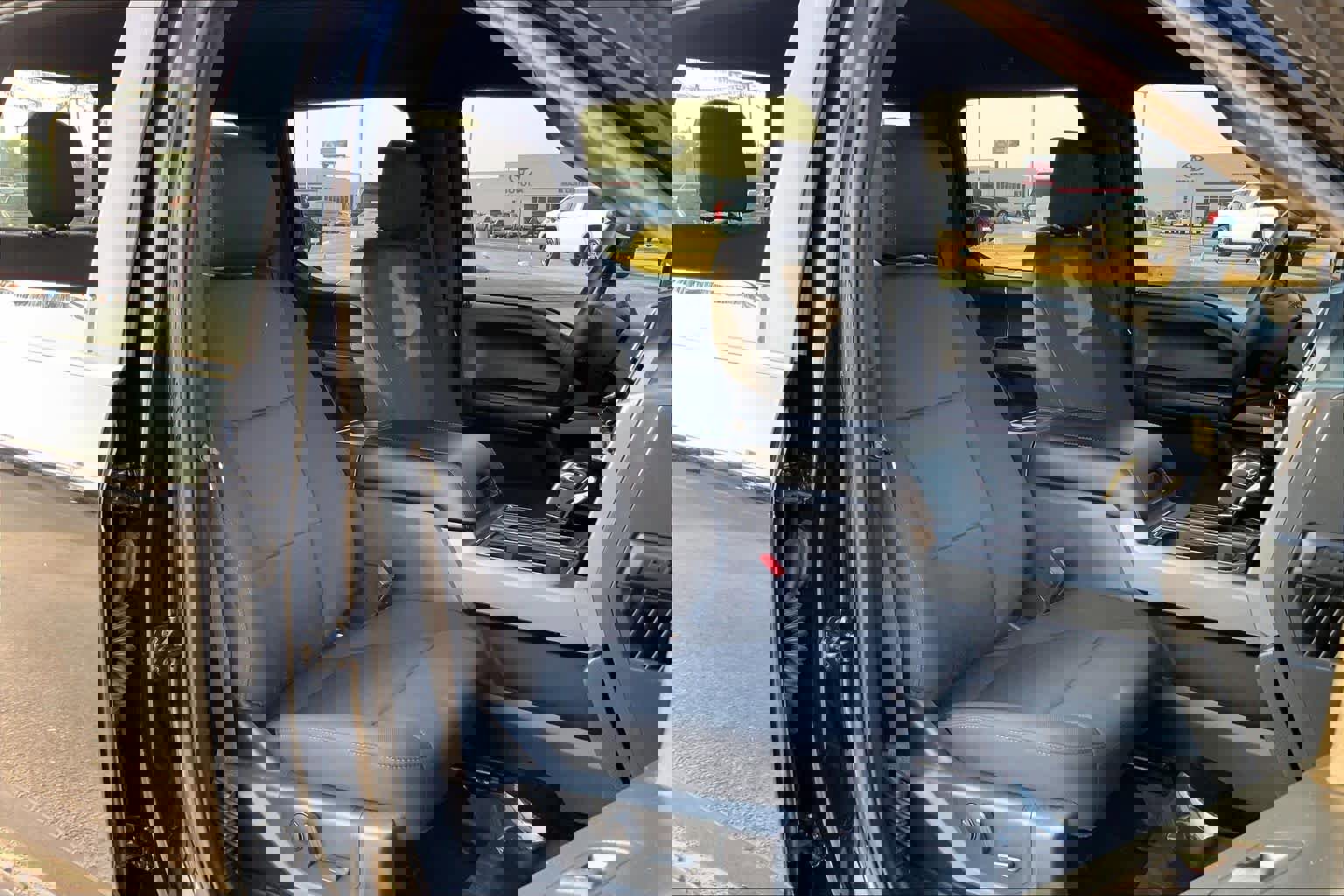 Used 2020 Ford F150 XLT w/ Equipment Group 302A Luxury image 9