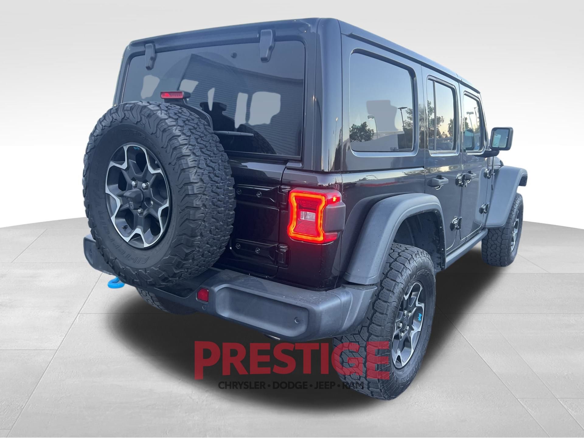 Used 2022 Jeep Wrangler Unlimited Rubicon 4xe AWD/4WD image 8