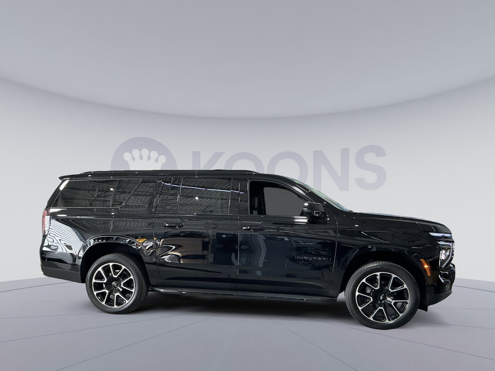 Used 2025 Chevrolet Suburban RST w/ Comfort Package image 17