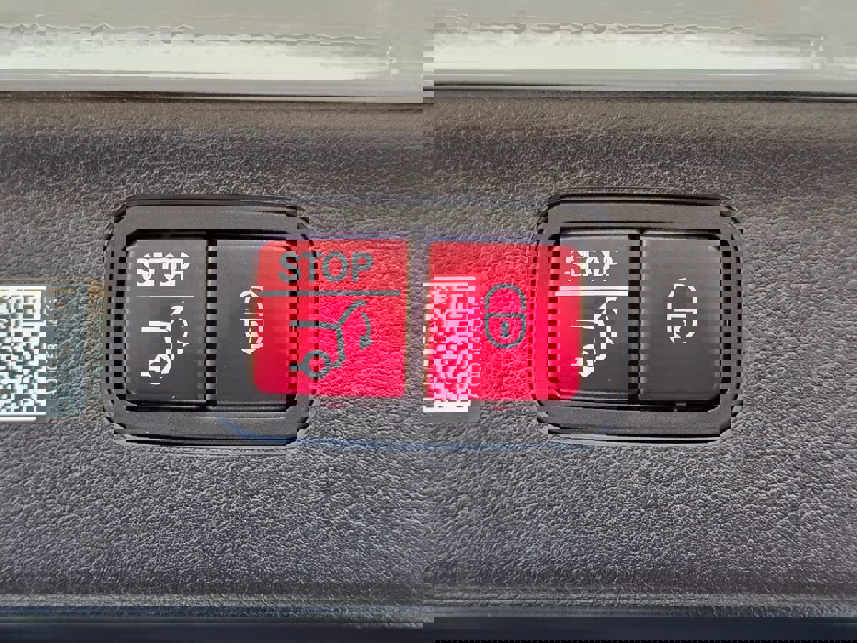 Used 2023 Mercedes-Benz EQS 580 4MATIC SUV image 93