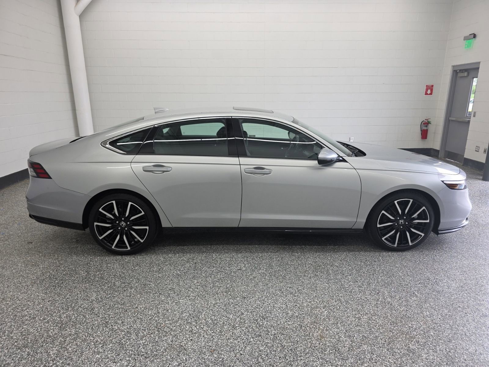 Used 2024 Honda Accord Touring image 6