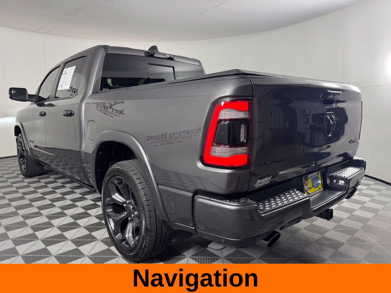 Used 2024 RAM 1500 Limited AWD/4WD image 10