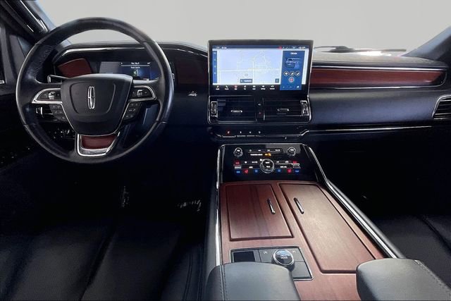 Used 2022 Lincoln Navigator Reserve AWD/4WD image 7