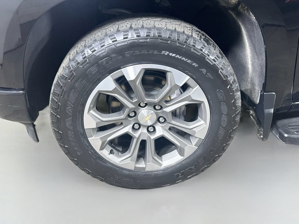Used 2024 Chevrolet Silverado 1500 High Country AWD/4WD image 8