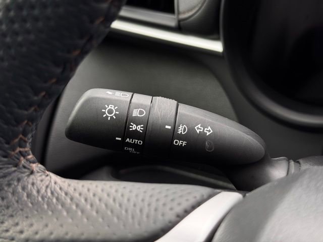 Used 2025 Toyota Sienna Limited image 51