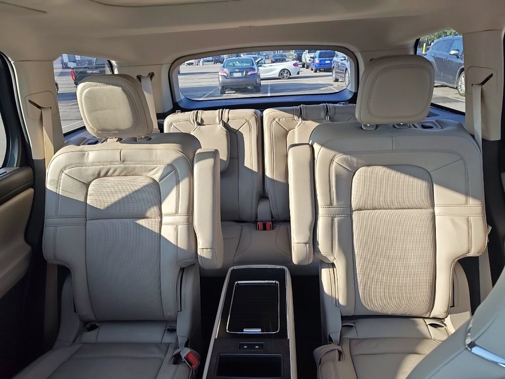 Used 2020 Lincoln Aviator Reserve w/ Equipment Group 202A AWD/4WD image 12