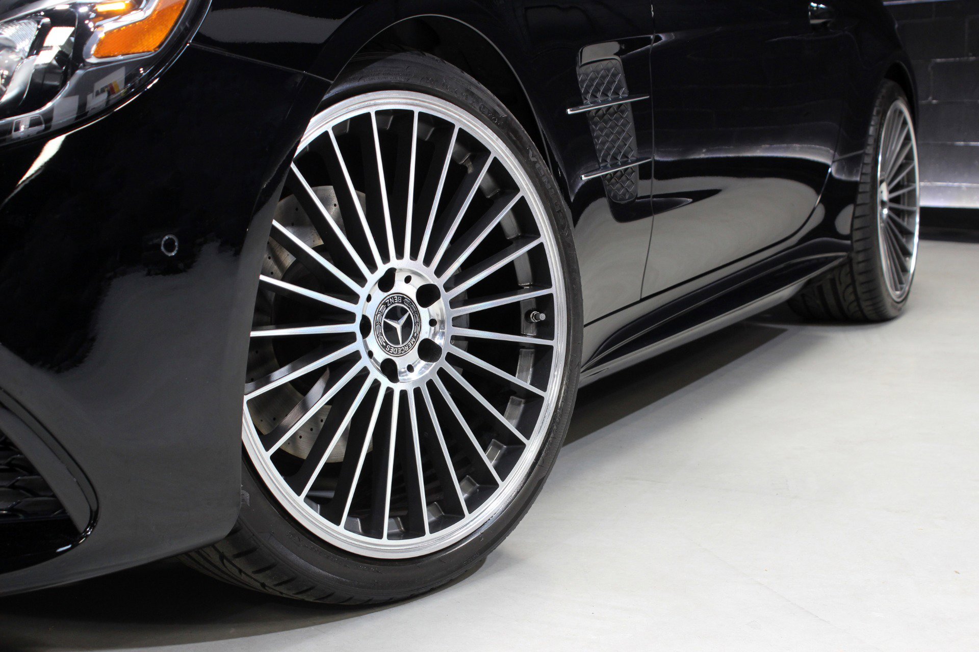 Used 2020 Mercedes-Benz SL 450 image 23