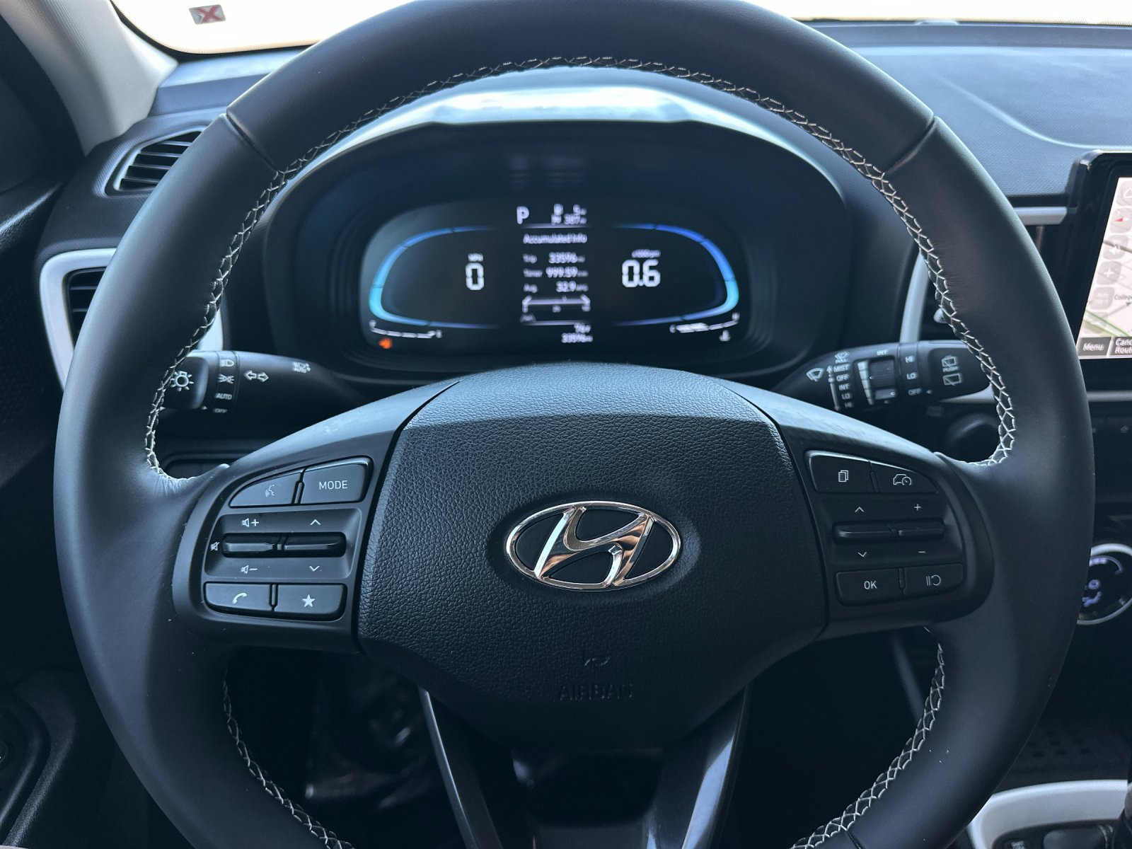 Used 2024 Hyundai Venue Limited FWD image 22