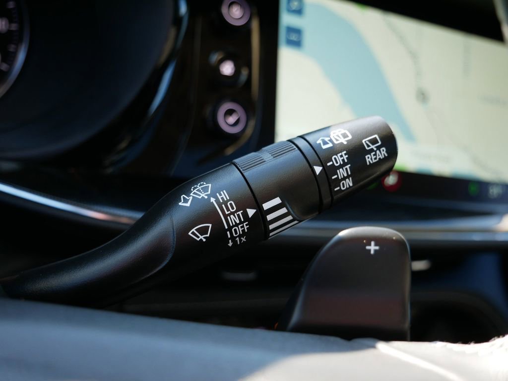 Used 2022 Buick Envision Essence w/ Technology Package I image 26