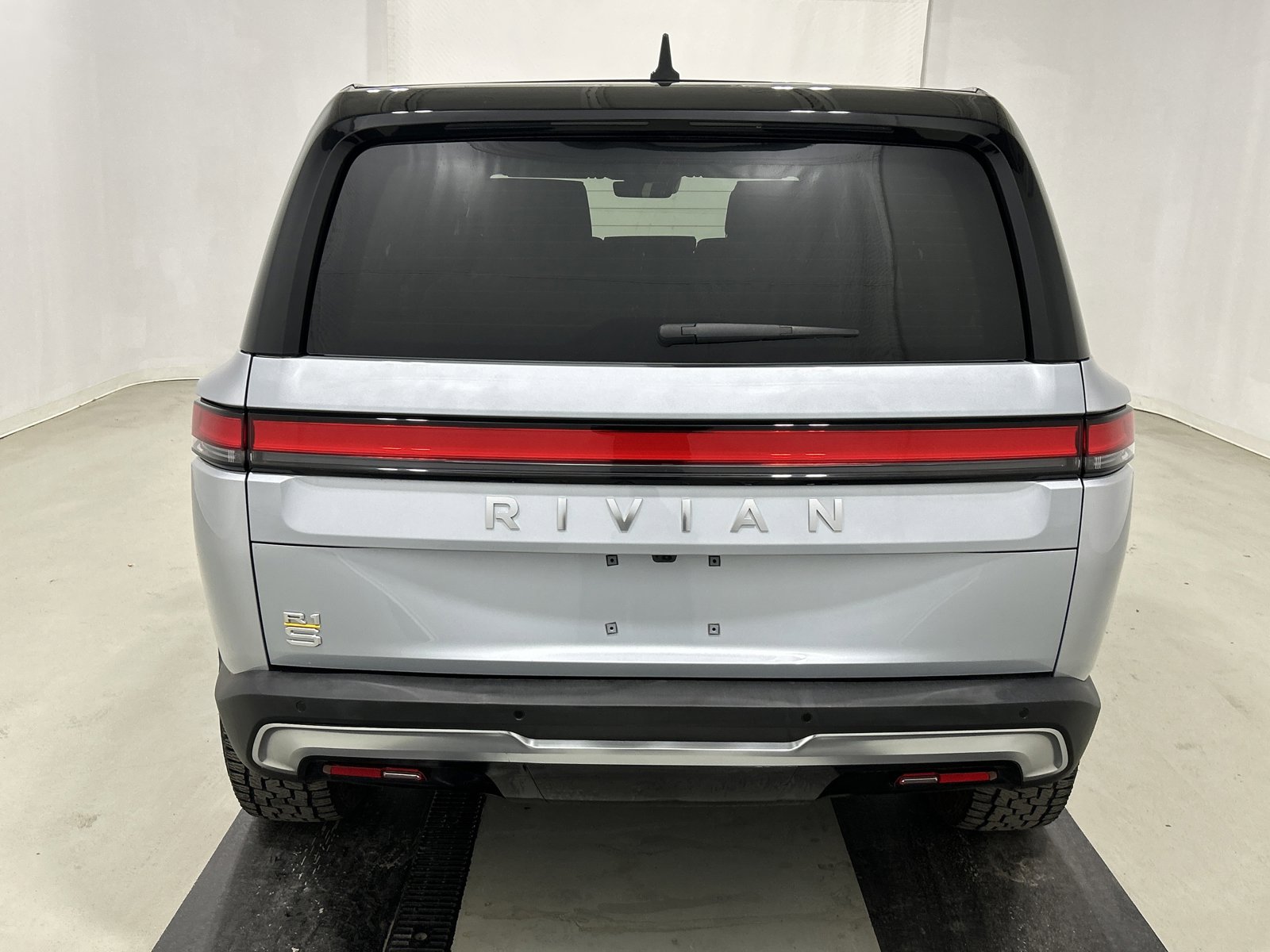 Used 2022 Rivian R1S Launch Edition AWD/4WD image 4