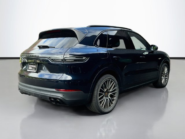 Certified 2023 Porsche Cayenne Platinum Edition AWD/4WD image 9