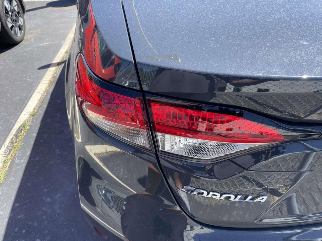 Used 2025 Toyota Corolla LE w/ LE Premium Package image 23