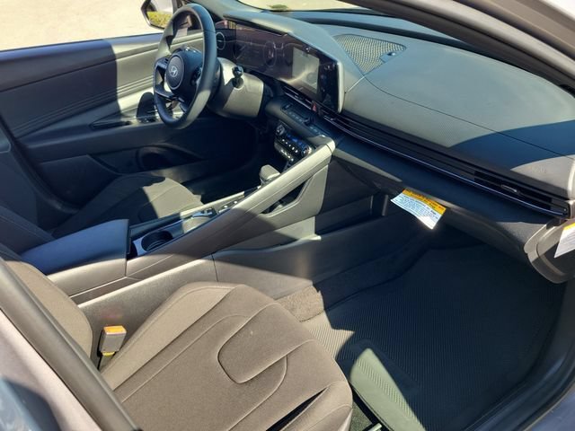 Certified 2026 Hyundai Elantra SEL w/ Cargo Package FWD image 21