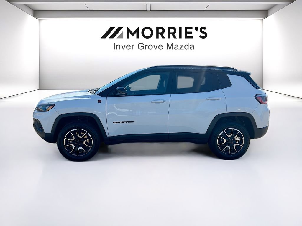 Used 2025 Jeep Compass Trailhawk AWD/4WD image 8