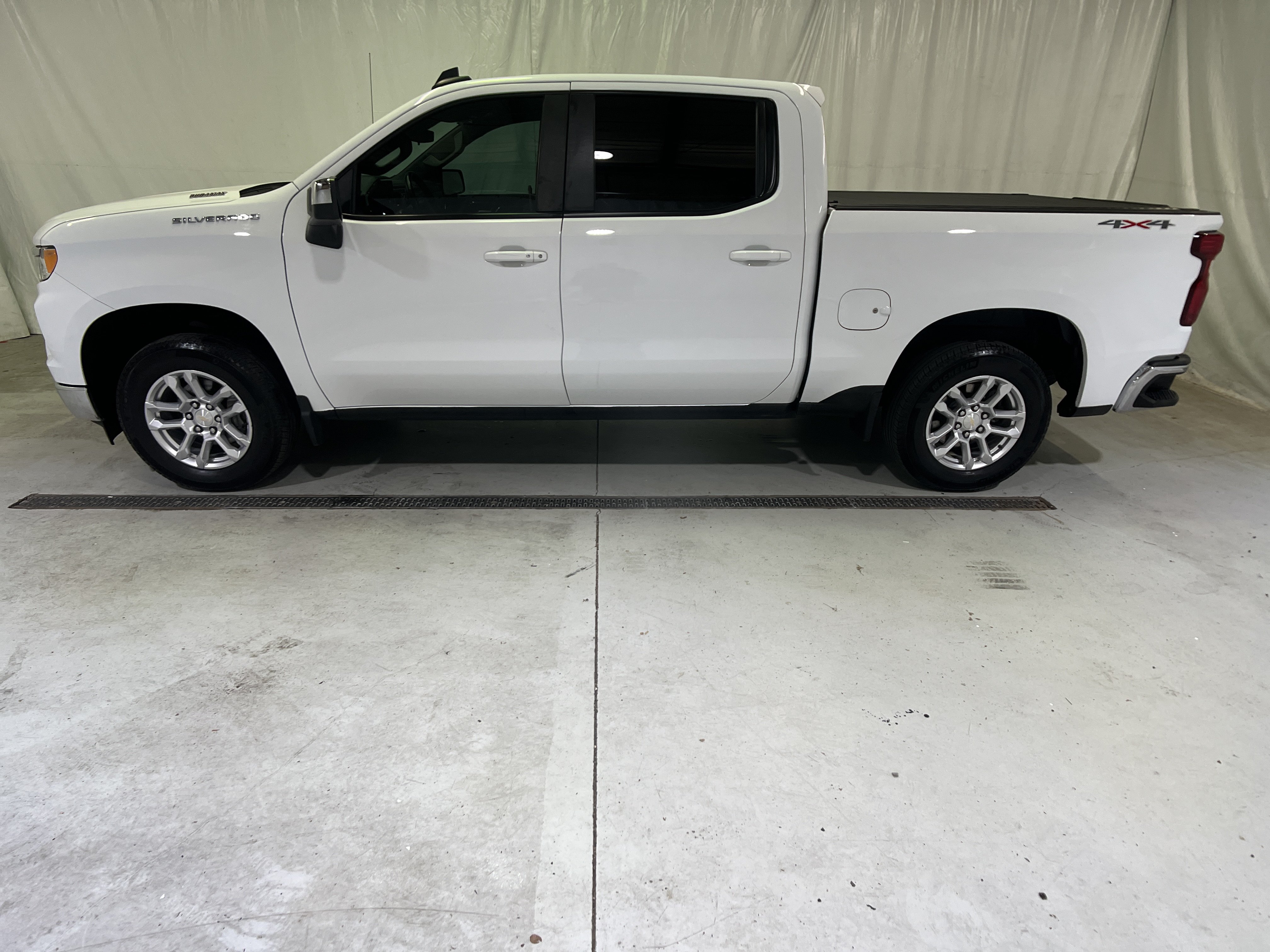 Certified 2023 Chevrolet Silverado 1500 LT AWD/4WD image 7