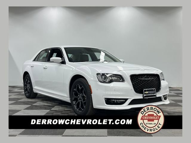 Used 2023 Chrysler 300 Touring L w/ Comfort Group image 1
