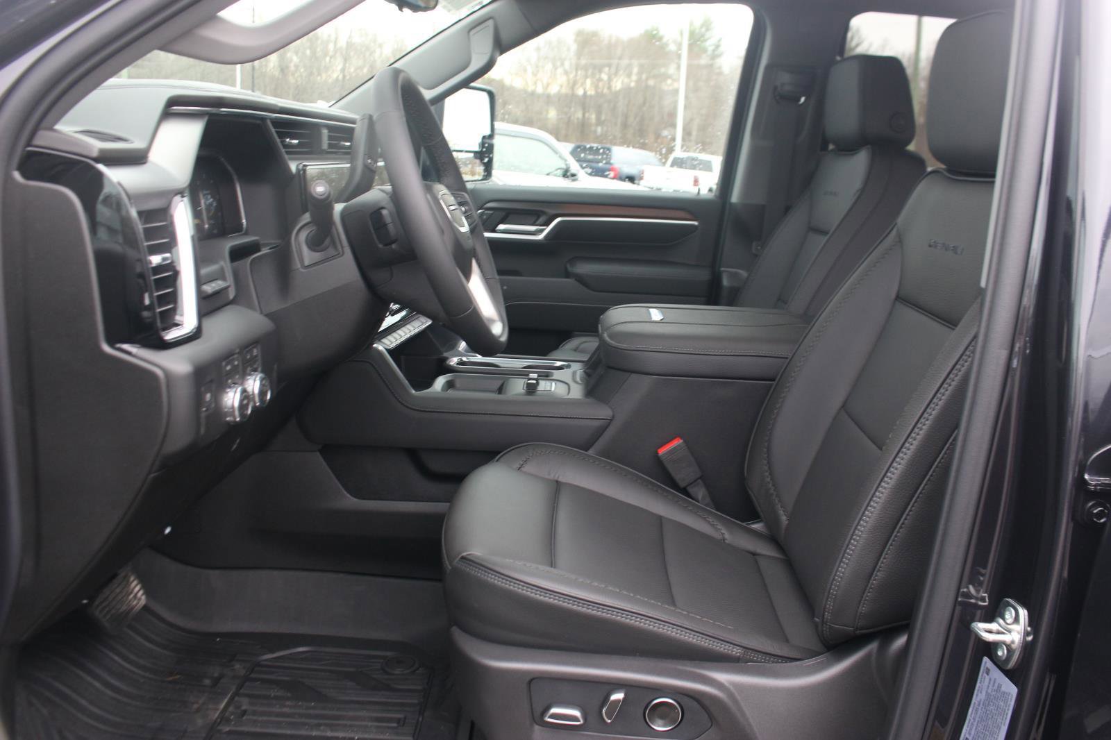 New 2026 GMC Sierra 2500 Denali w/ Denali Reserve Package image 13