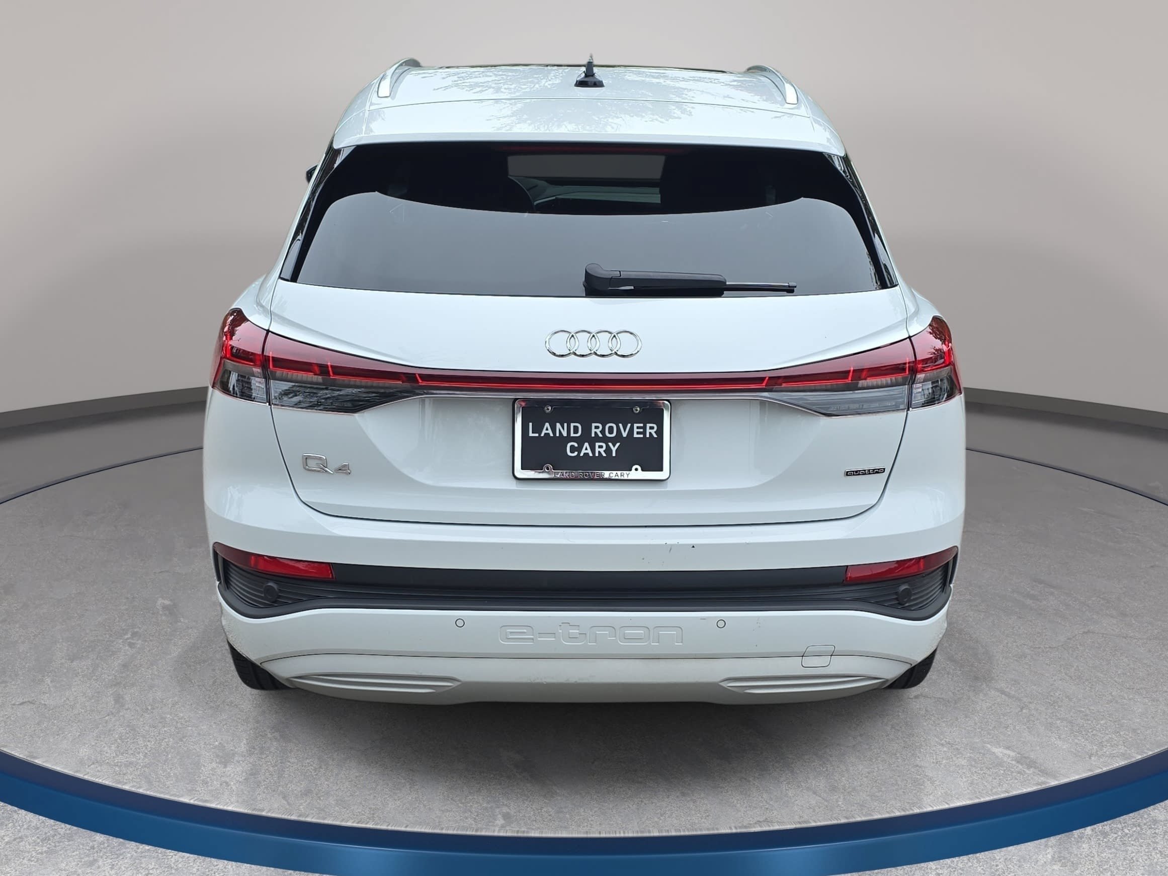 Used 2022 Audi Q4 e-tron Prestige AWD/4WD image 6
