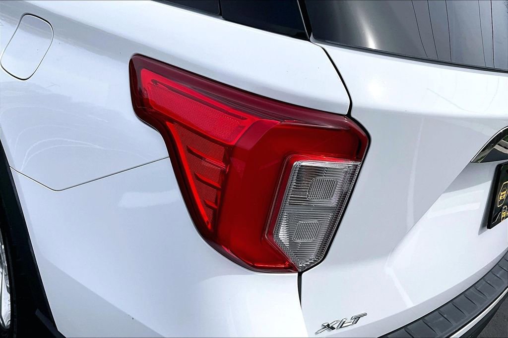 Used 2023 Ford Explorer XLT w/ Equipment Group 202A image 23