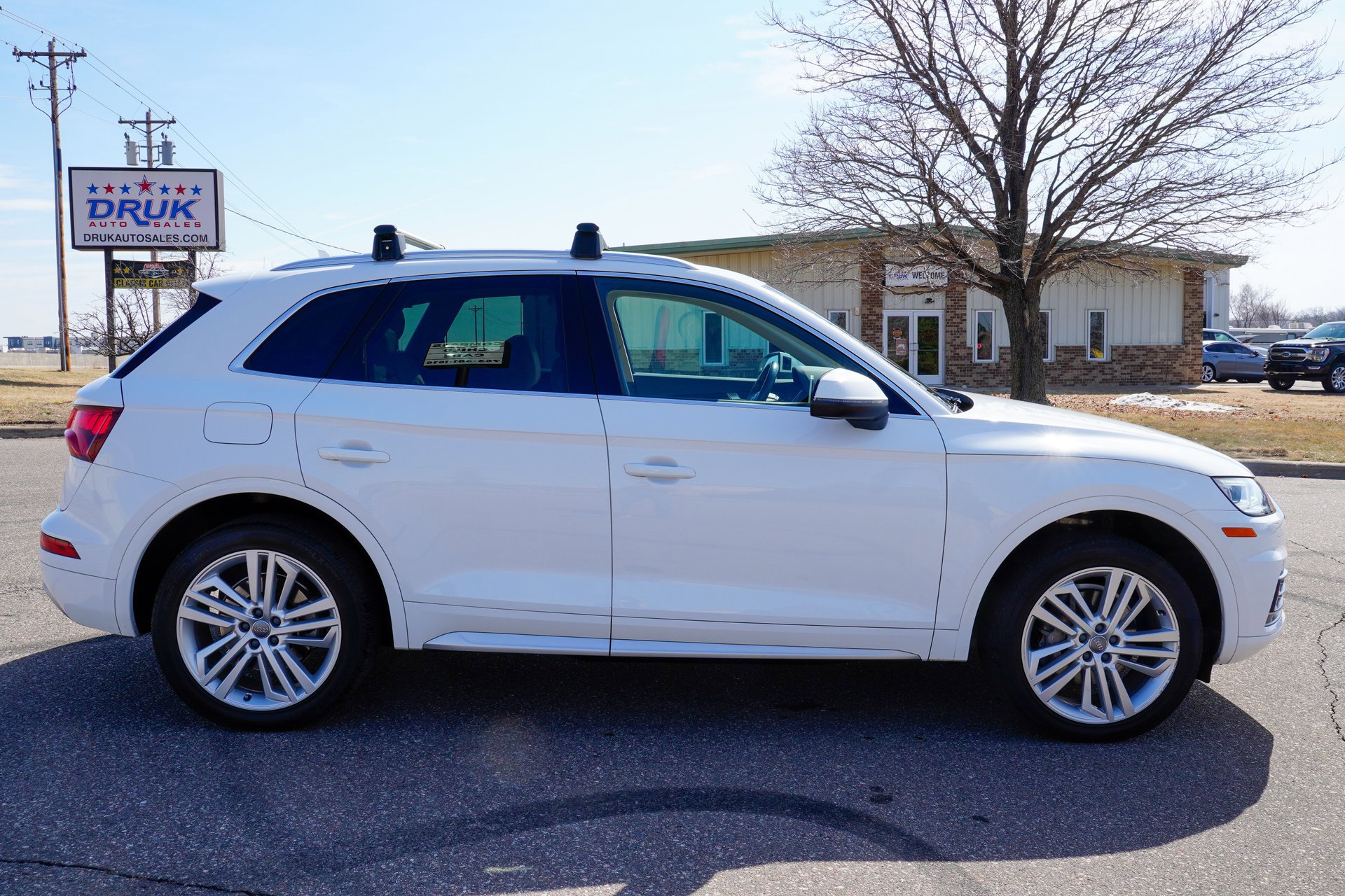Used 2018 Audi Q5 2.0T Premium Plus w/ Premium Plus Package image 2