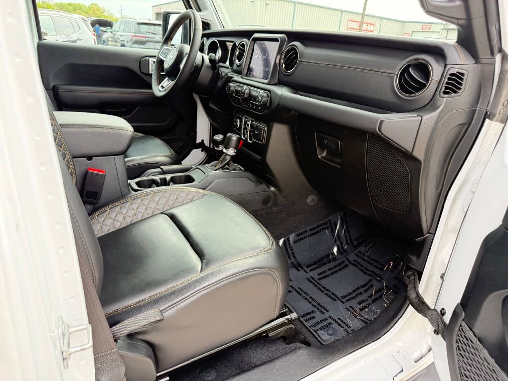 Used 2023 Jeep Gladiator Overland AWD/4WD image 29