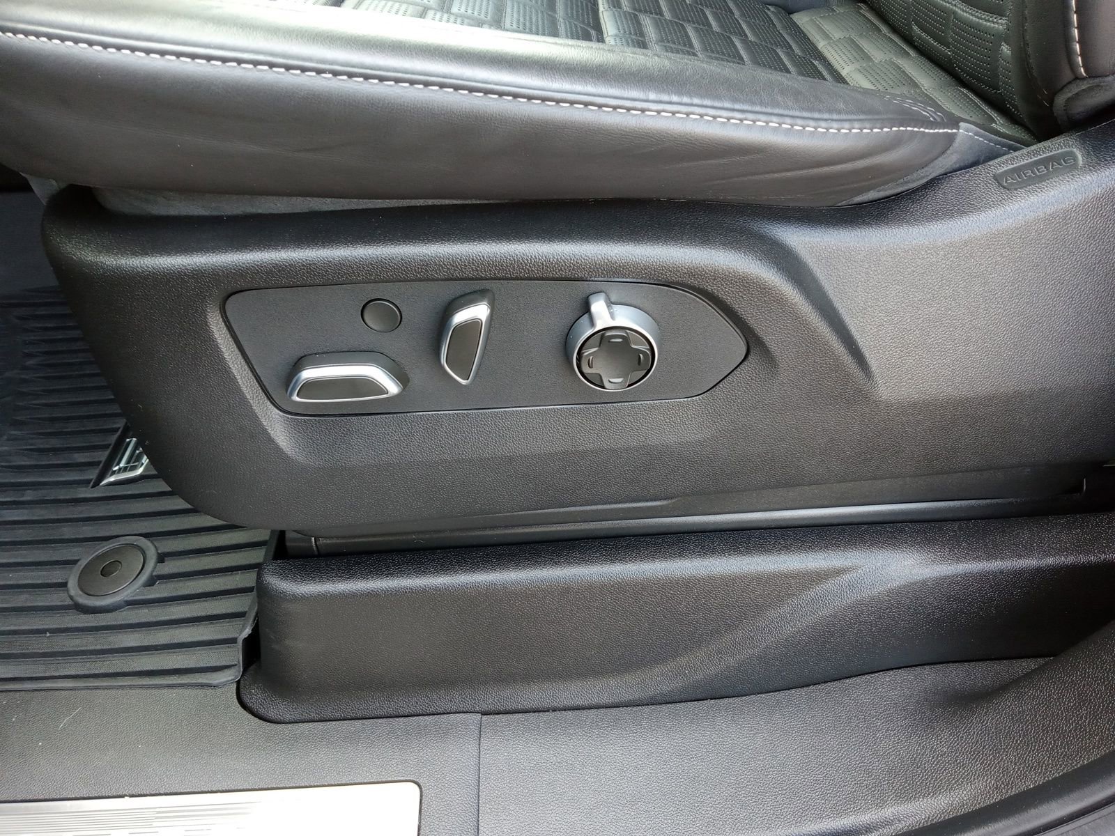 Used 2024 Cadillac Escalade V w/ Heavy-Duty Trailer Package image 21