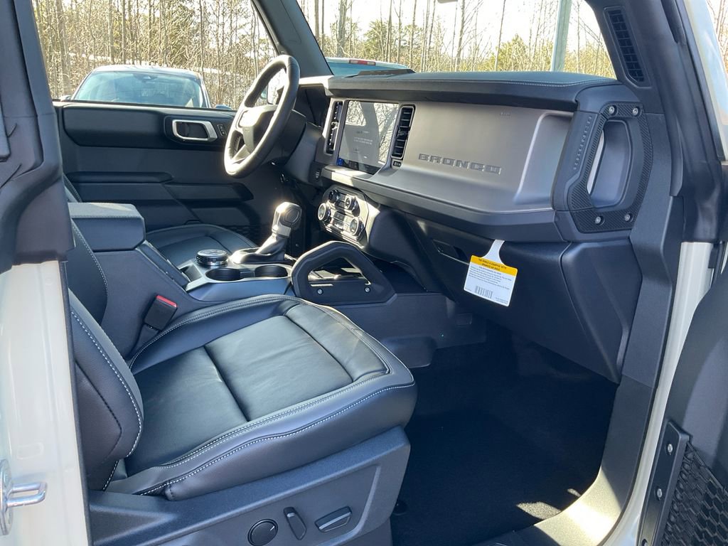 New 2025 Ford Bronco Outer Banks w/ Sasquatch Package image 11