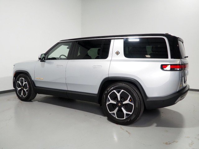 Used 2024 Rivian R1S AWD Adventure image 9