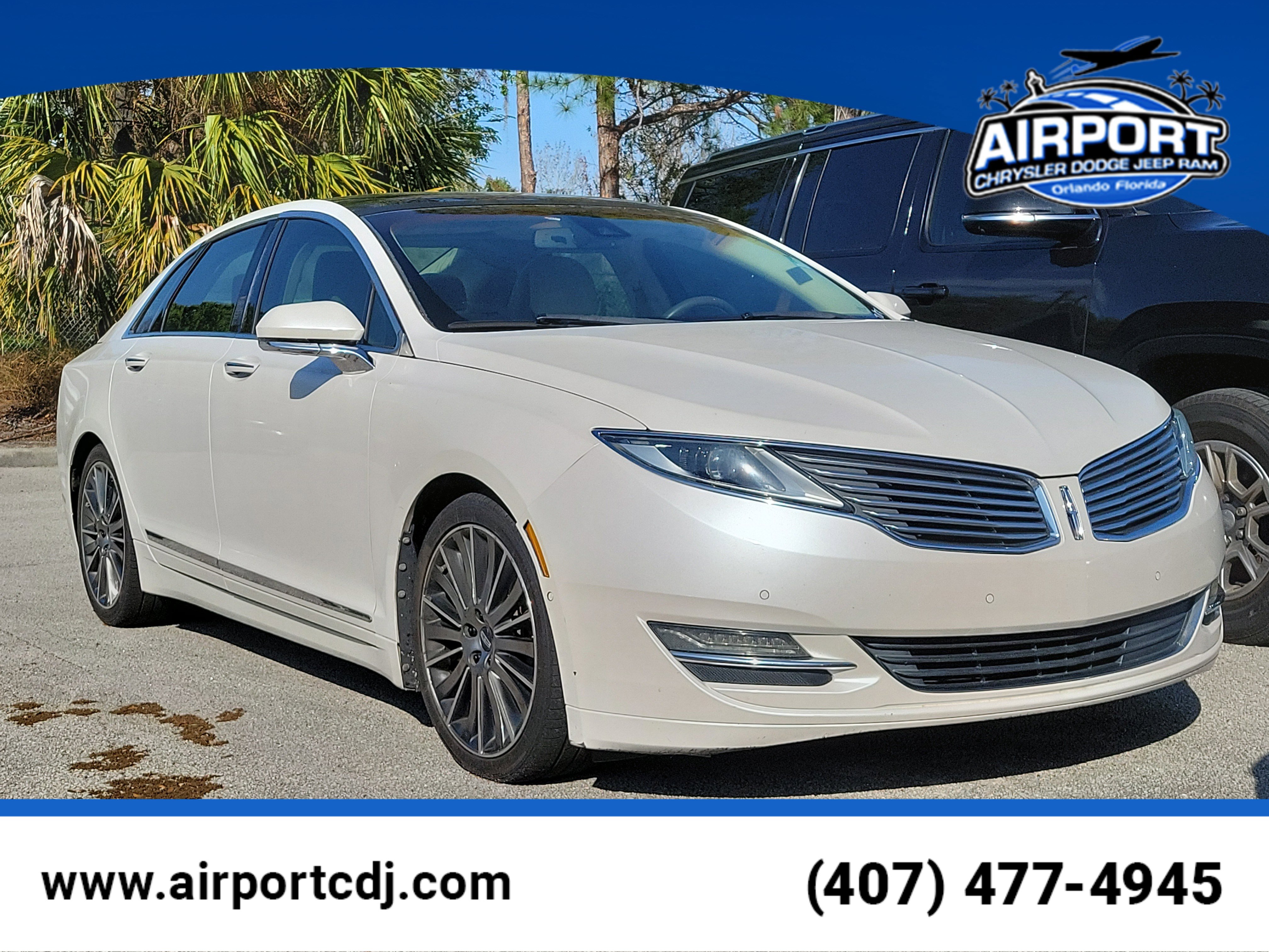 Used 2013 Lincoln MKZ image 1
