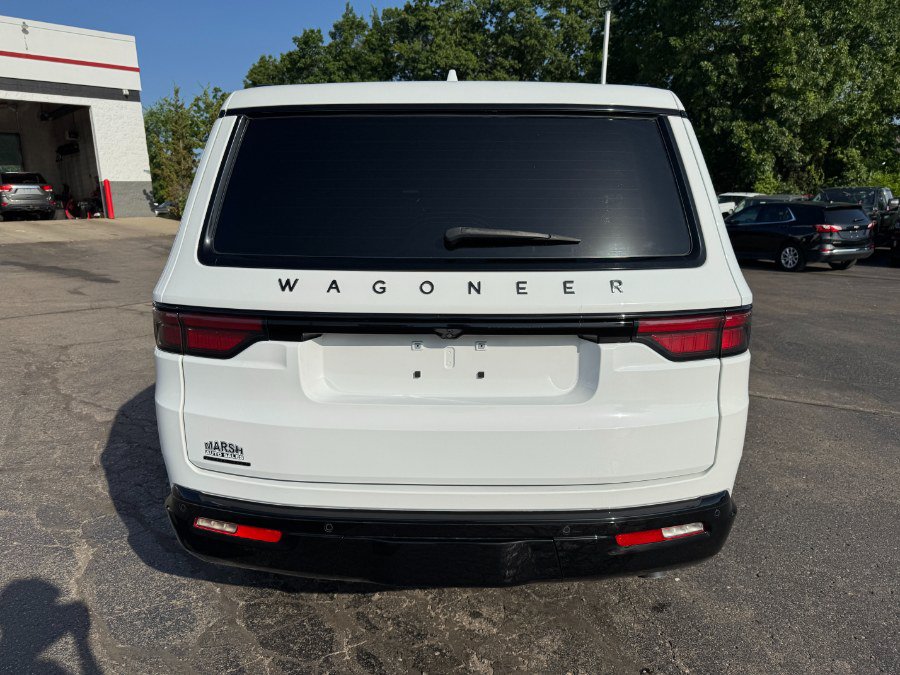 Used 2023 Jeep Wagoneer Series II AWD/4WD image 4