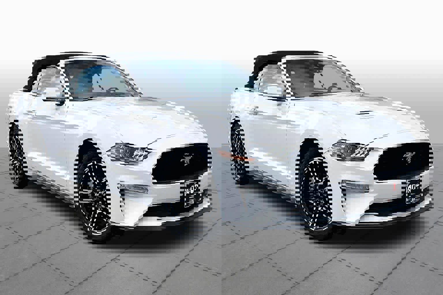 Used 2022 Ford Mustang Premium image 2