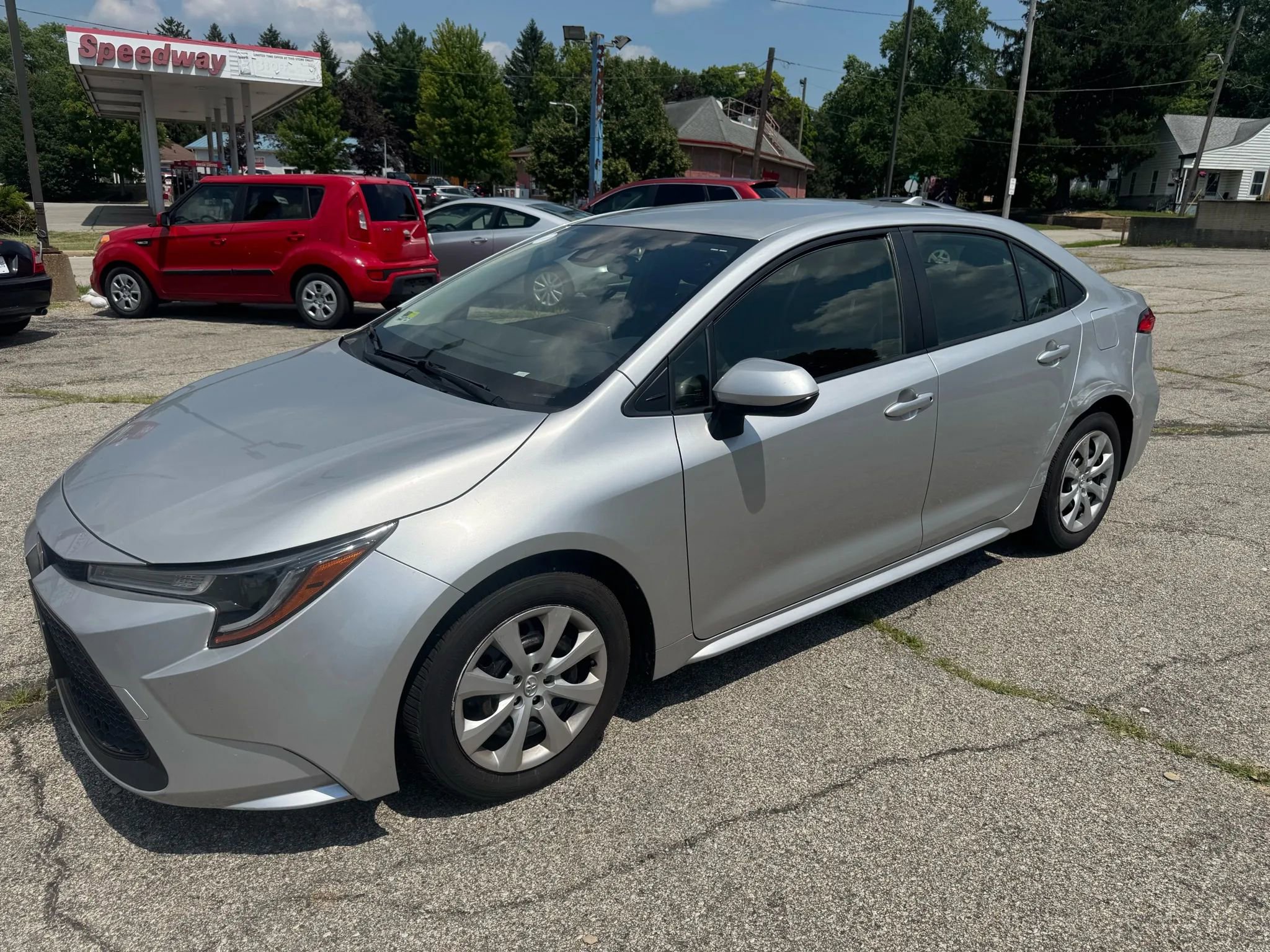 Used 2020 Toyota Corolla LE image 1