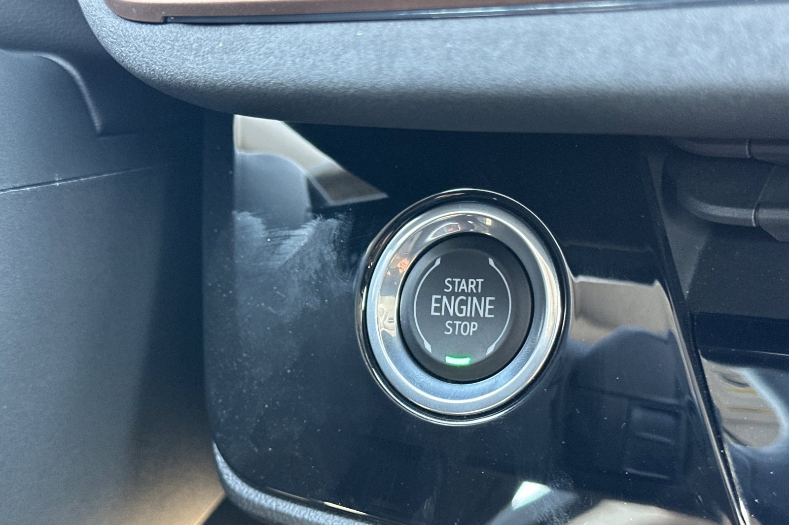 Used 2025 Buick Envision Sport Touring image 30