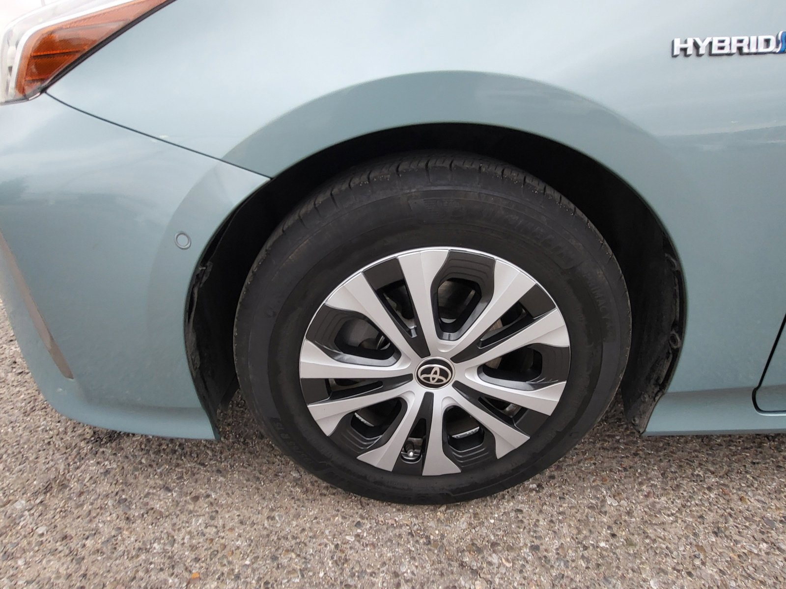 Used 2021 Toyota Prius XLE w/ Carpet Mat Package (TMS) image 24