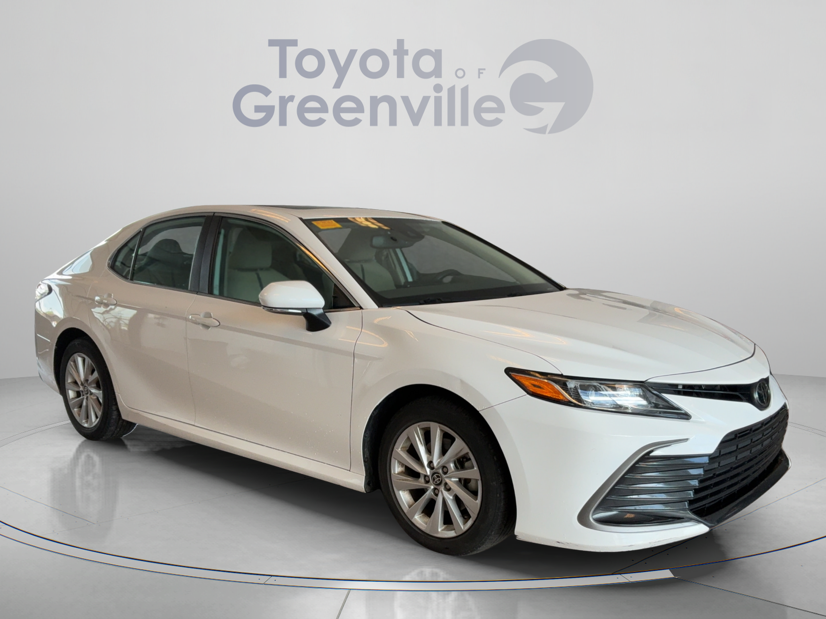Used 2024 Toyota Camry LE w/ Convenience Package FWD image 8