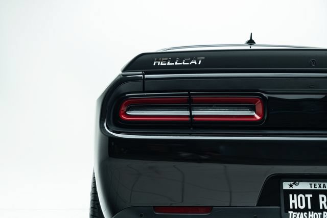 Used 2015 Dodge Challenger SRT Hellcat RWD image 17