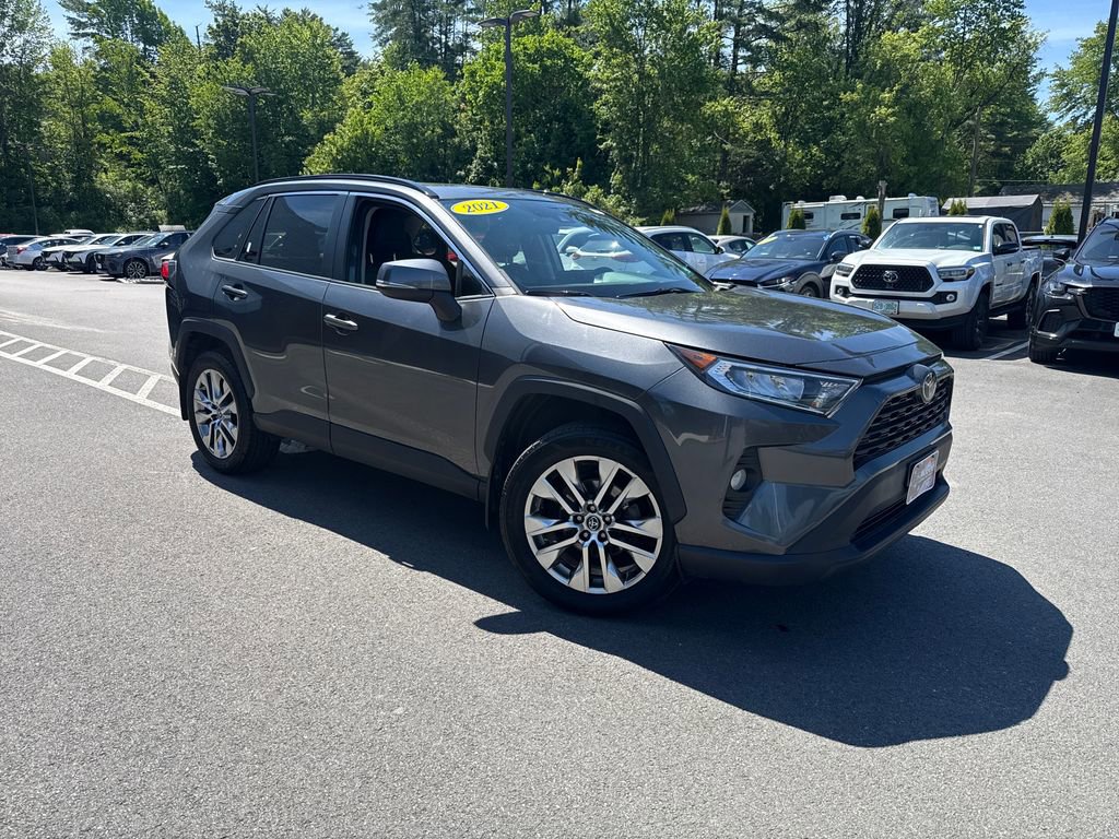Used 2021 Toyota RAV4 XLE Premium AWD/4WD image 7
