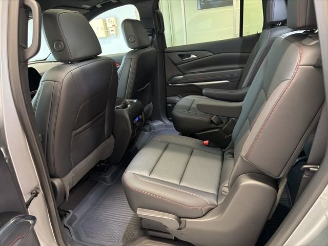 Used 2025 Chevrolet Traverse Z71 w/ Enhanced Driving Package image 18