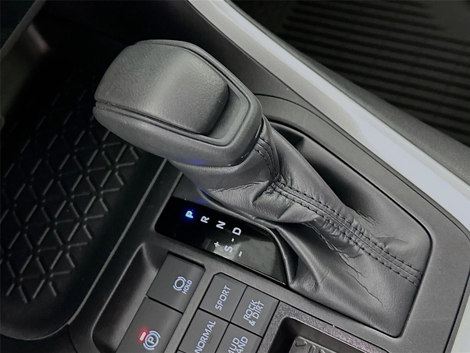 Certified 2025 Toyota RAV4 XLE AWD/4WD image 15