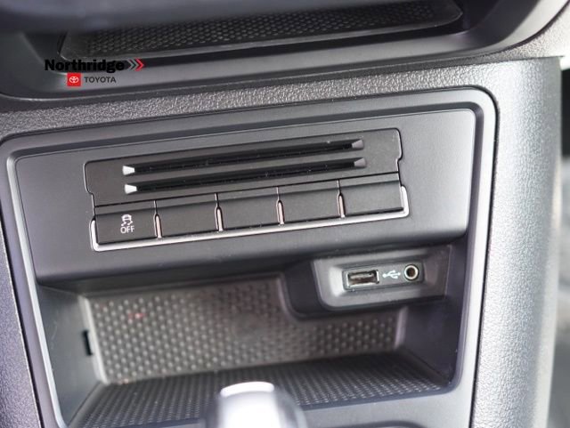 Used 2017 Volkswagen Tiguan Limited w/ Premium Package image 25