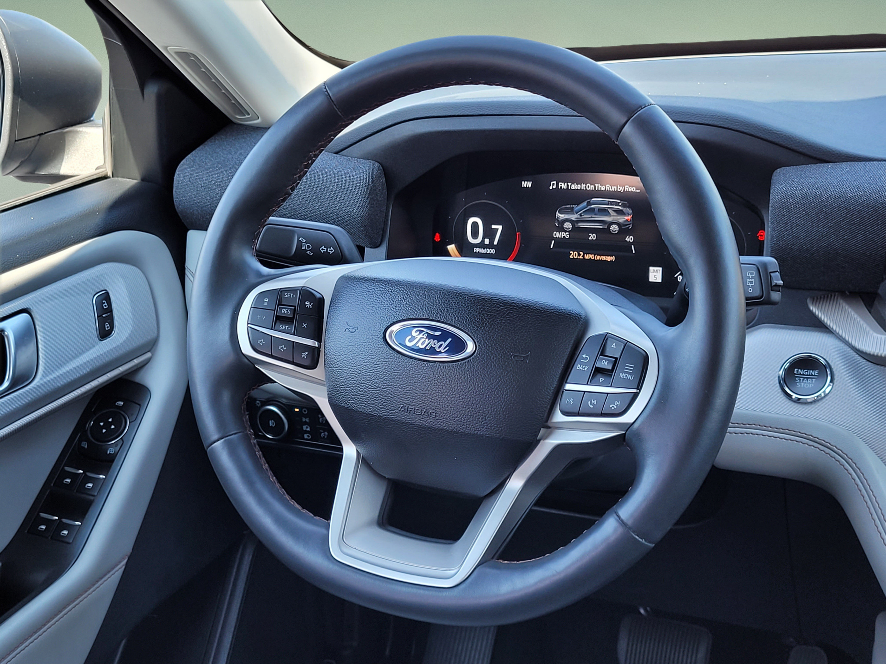Used 2025 Ford Explorer Active w/ Active Comfort Package AWD/4WD image 12
