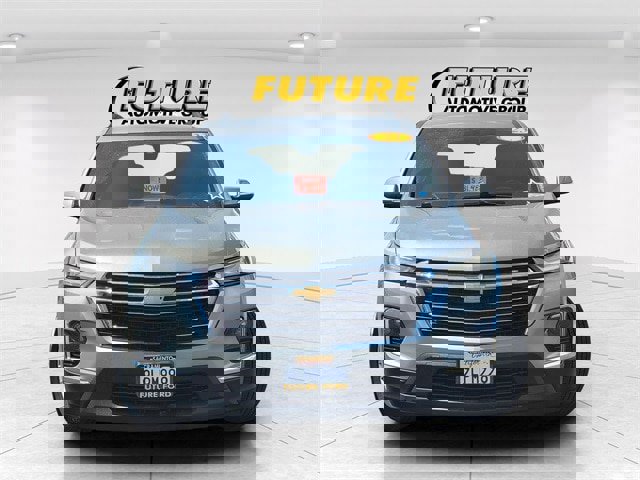 Used 2023 Chevrolet Traverse LT image 2